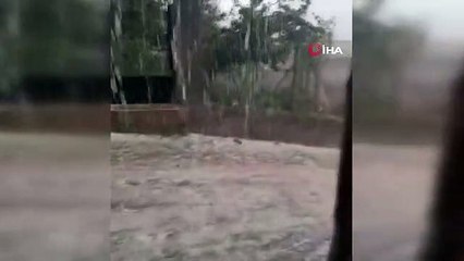 Fındık büyüklüğünde dolu yağışı Sivas'ta görüntülendi