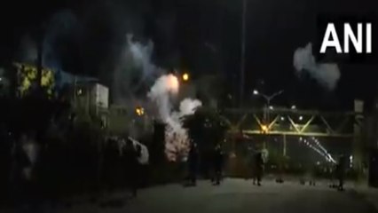 Manipur volence: भाजपा कार्यालय पर जुटी भीड़ को तितर-बितर करने के लिए चलाए गए आंंसू गैस के गोले