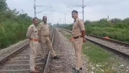 शाहजहांपुर: ट्रेन से कटकर महिला की दर्दनाक मौत, पुलिस ने शव को कब्जे में लिया