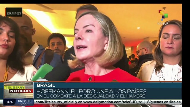 Activistas sociales e izquierdistas participan en el Foro de Sao Paulo.