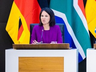 Patzer in Südafrika: Baerbock sorgt mit Versprecher für Lacher