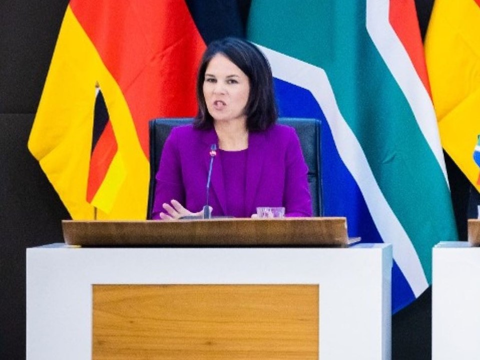 Patzer in Südafrika: Baerbock sorgt mit Versprecher für Lacher