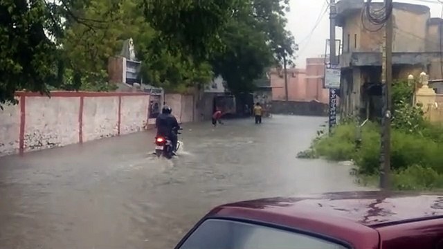 कहीं मूसलाधार तो कहीं मध्यमगति की बरसात, किसानों के खिले चेहरे