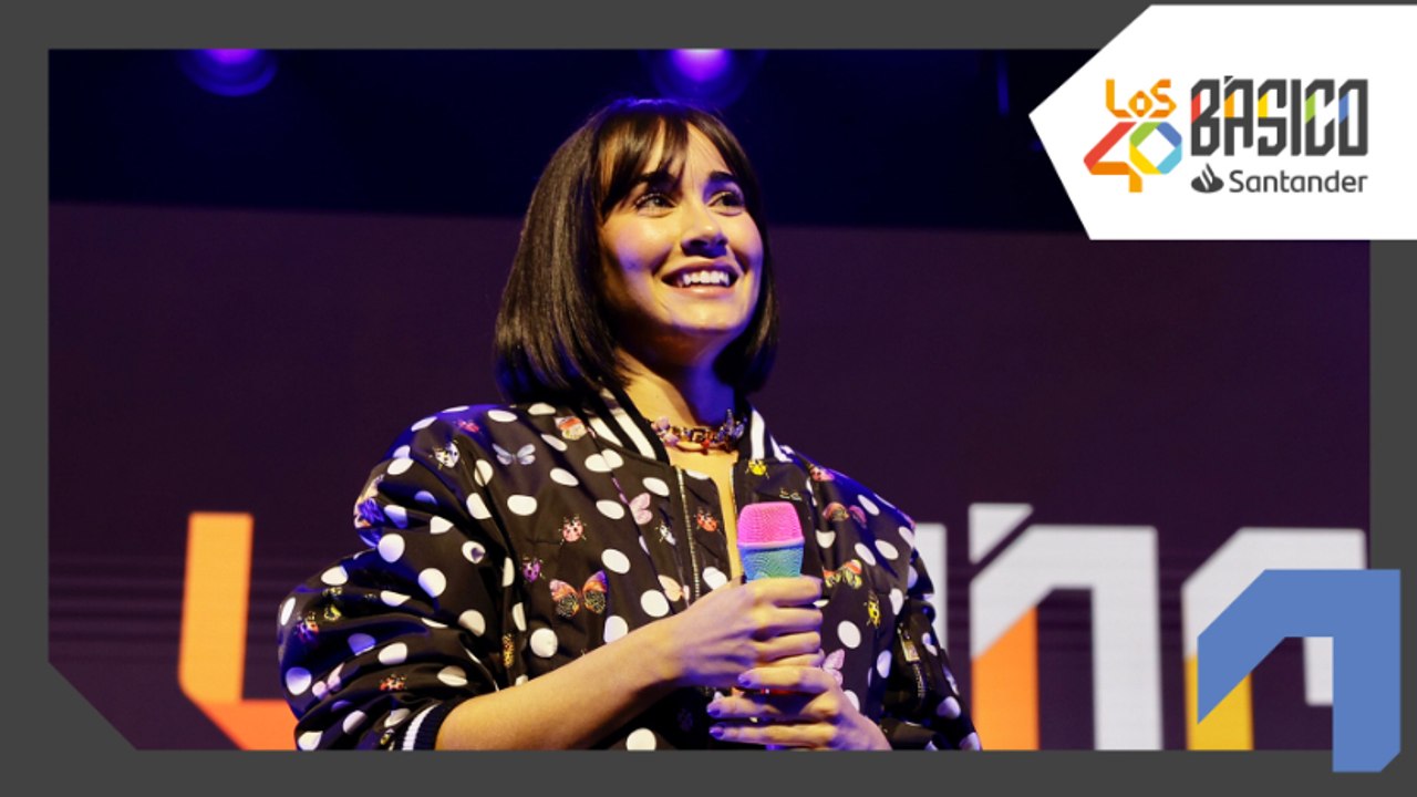 Así reacciona Aitana cuando le cantan cumpleaños feliz en mitad de un concierto | LOS40 Básico Santander