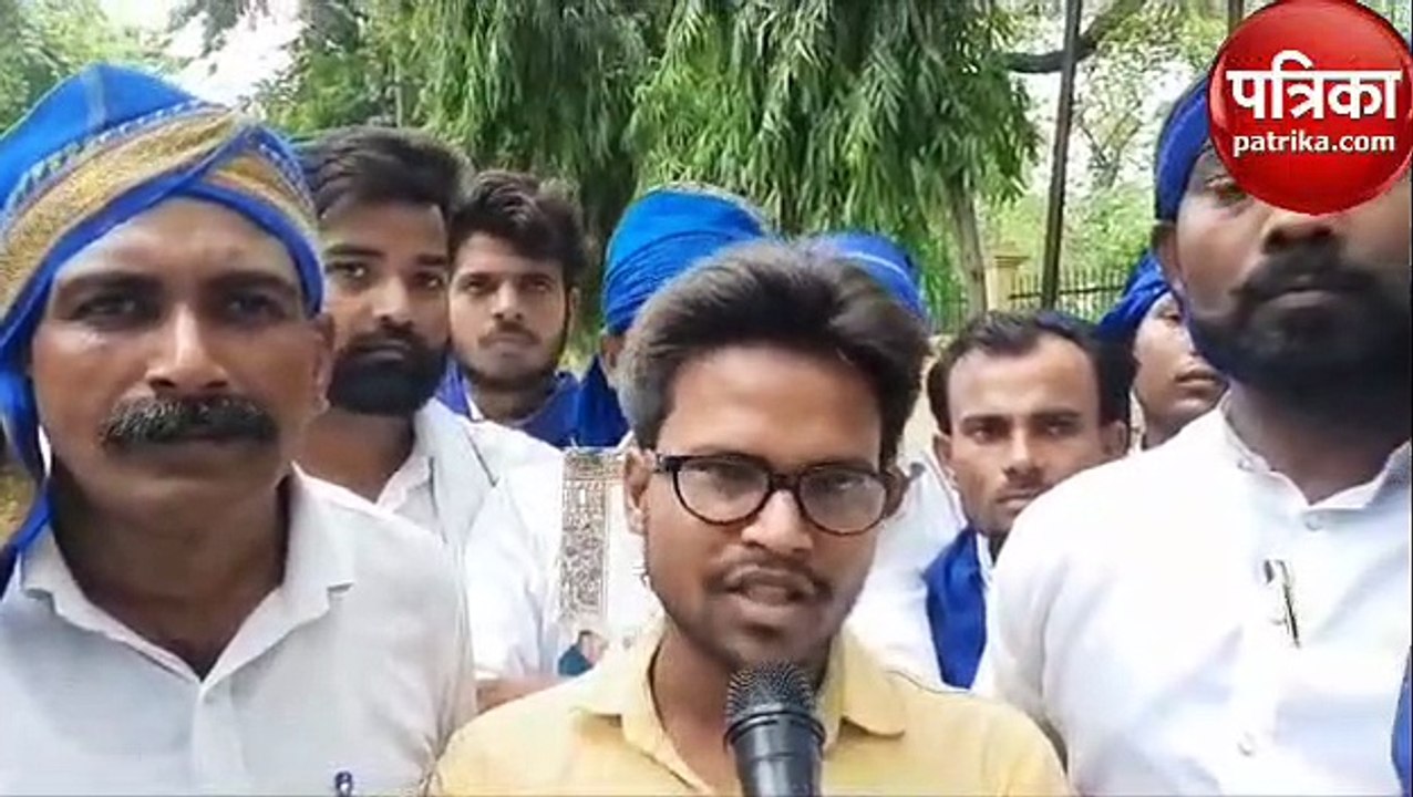 Gonda Video : चंद्रशेखर रावण पर हुए हमले को लेकर भीम आर्मी ने किया प्रदर्शन, योगी सरकार को लेकर कह दी बड़ी बात