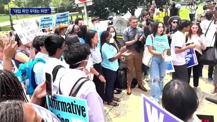“대입 흑인 우대는 위헌”…웃는 한인 학생들