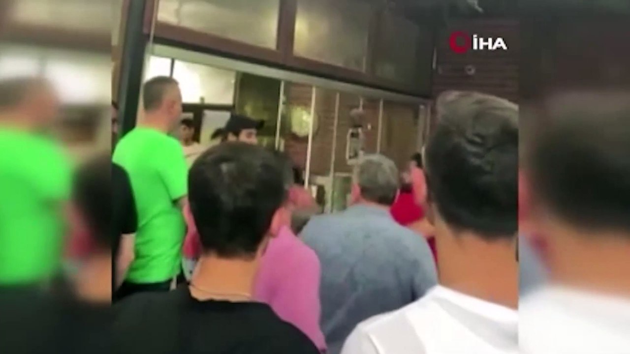 Bursa'da kurbanlık danaya giren vatandaşlara sosis teslim edildi iddiası
