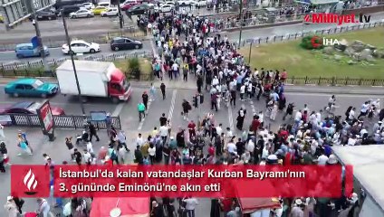 Eminönü'nde insan seli