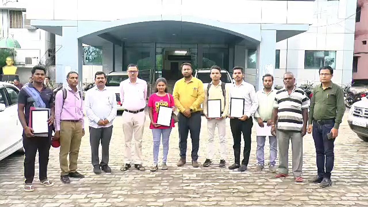 रोजगार मिलने से युवाओं के खिल उठे चेहरे