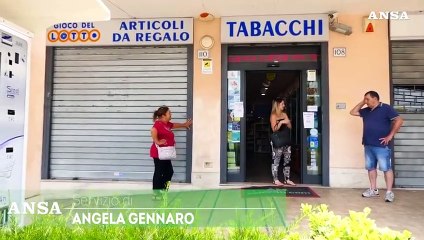 Tải video: Roma, tabaccaio reagisce a una rapina e spara ma il colpo riesce