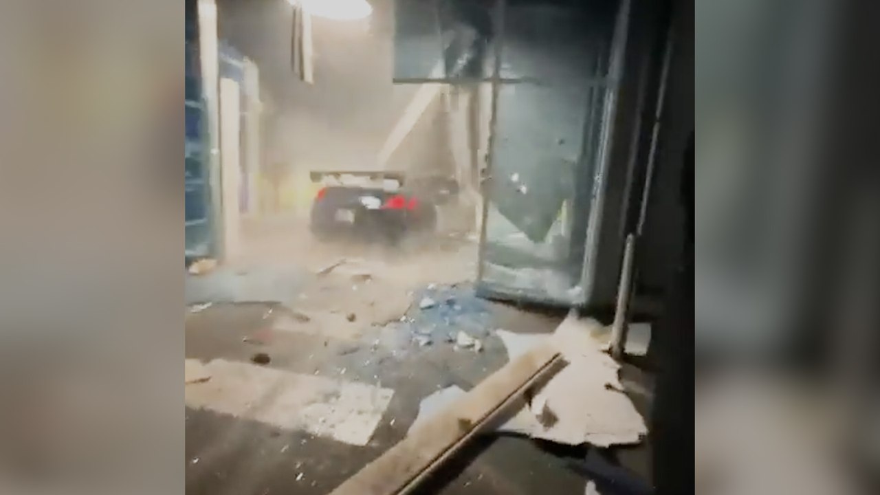 Voiture-bélier, pillages, incendies… Les magasins pris pour cibles