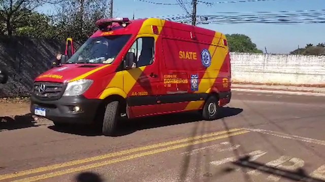 Motociclista fica ferido ao se envolver em colisão com caminhão no Turisparque