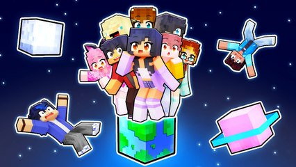 10 FRIENDS on ONE MINI EARTH In Minecraft!
