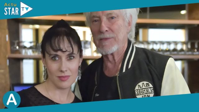 Hugues Aufray, 93 ans, va se marier avec sa jeune compagne Muriel, 45 ans de moins !