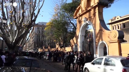 Scuola, Valditara: "Con il 6 in condotta rimandati in Educazione civica"
