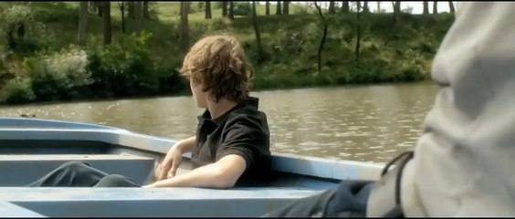 Aux yeux des vivants Bande-annonce (DE)