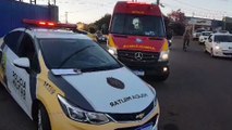 Passageiro de moto fica ferido em acidente na Rua Souza Naves Sul