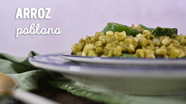 Arroz poblano, el delicioso arroz verde con chiles poblanos ¡Receta fácil y rendidora!