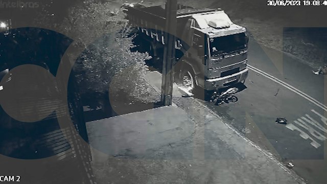 Câmera de segurança registra acidente em que motociclista ficou em estado grave no Universitário