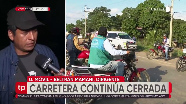 Santa Fe: Esperan a autoridades para solucionar conflicto que tiene bloqueada la ruta Santa Cruz - Cochabamba