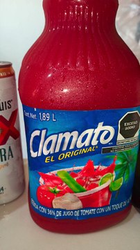 ¿Listo para una experiencia gastronómica de primera clase? Este video te llevará a un viaje lleno de ostiones con clamato, mariscos frescos como almejas chocolatas y una selección de bebidas para maridar perfectamente con estos sabores marinos. Desde cerv