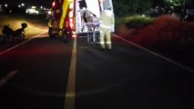 Pneu da moto estoura e piloto quebra a perna ao sofrer a queda no Jardim Turisparque