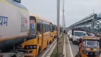 मथुरा: युवक यमुना नदी में कूदा, तलाश ना होने पर परिजनों ने लगाया जाम