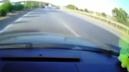 Bir makas attı 4 can aldı! Feci kaza kamerada