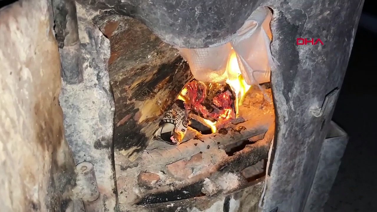 Die Polizei in Kars trägt ihre Winterkleidung, um sich vor der Kälte zu schützen