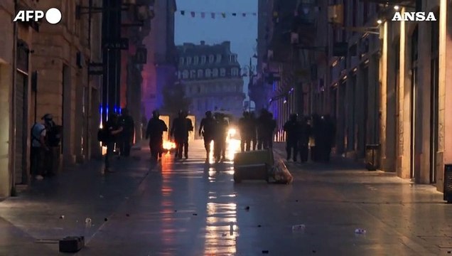 Parigi, l'onda dei giovanissimi black bloc