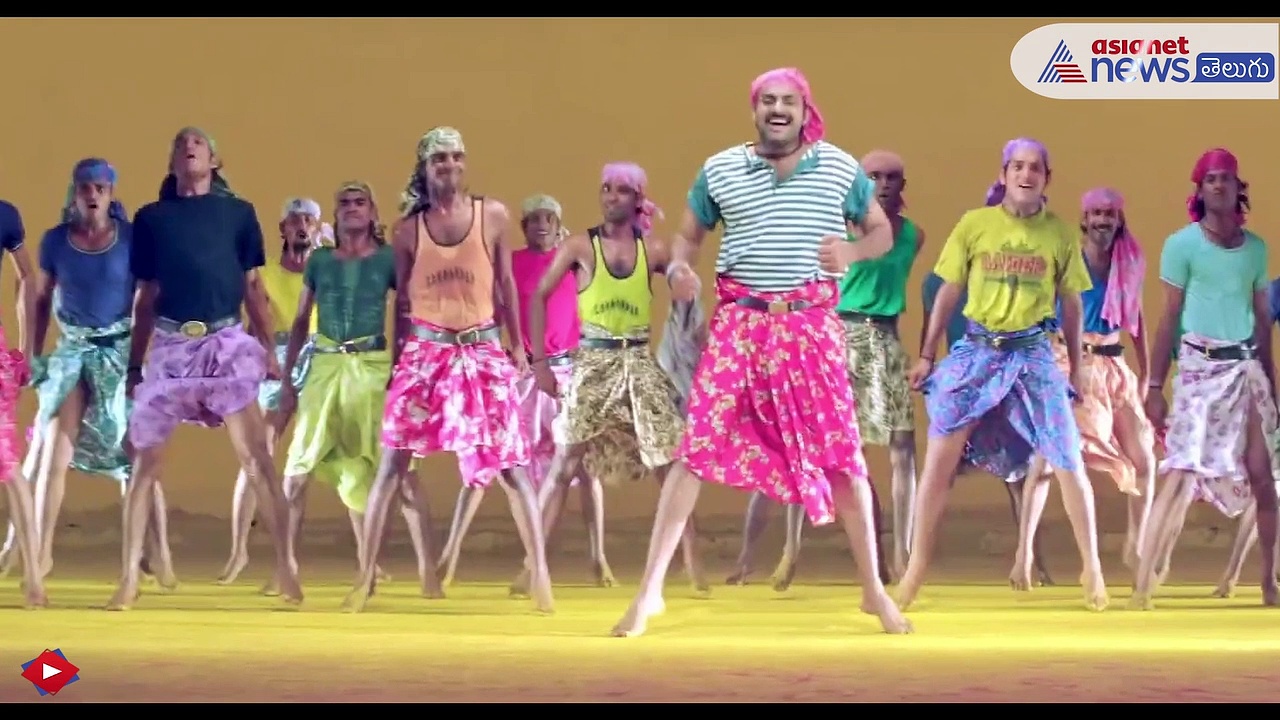 తొలిప్రేమ సినిమా ప్రీ క్లైమాక్స్ చూస్తూ తాళాలు విసిరికొట్టిన బిగ్ బీ అమితాబ్ బచ్చన్ 