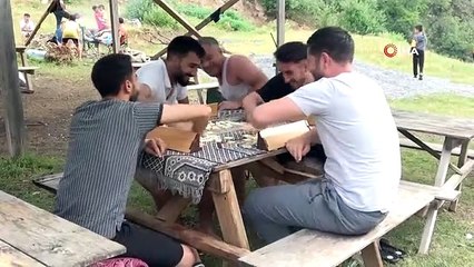 Türkiye'nin dört bir yanından Adana'ya serinlemek için geldiler