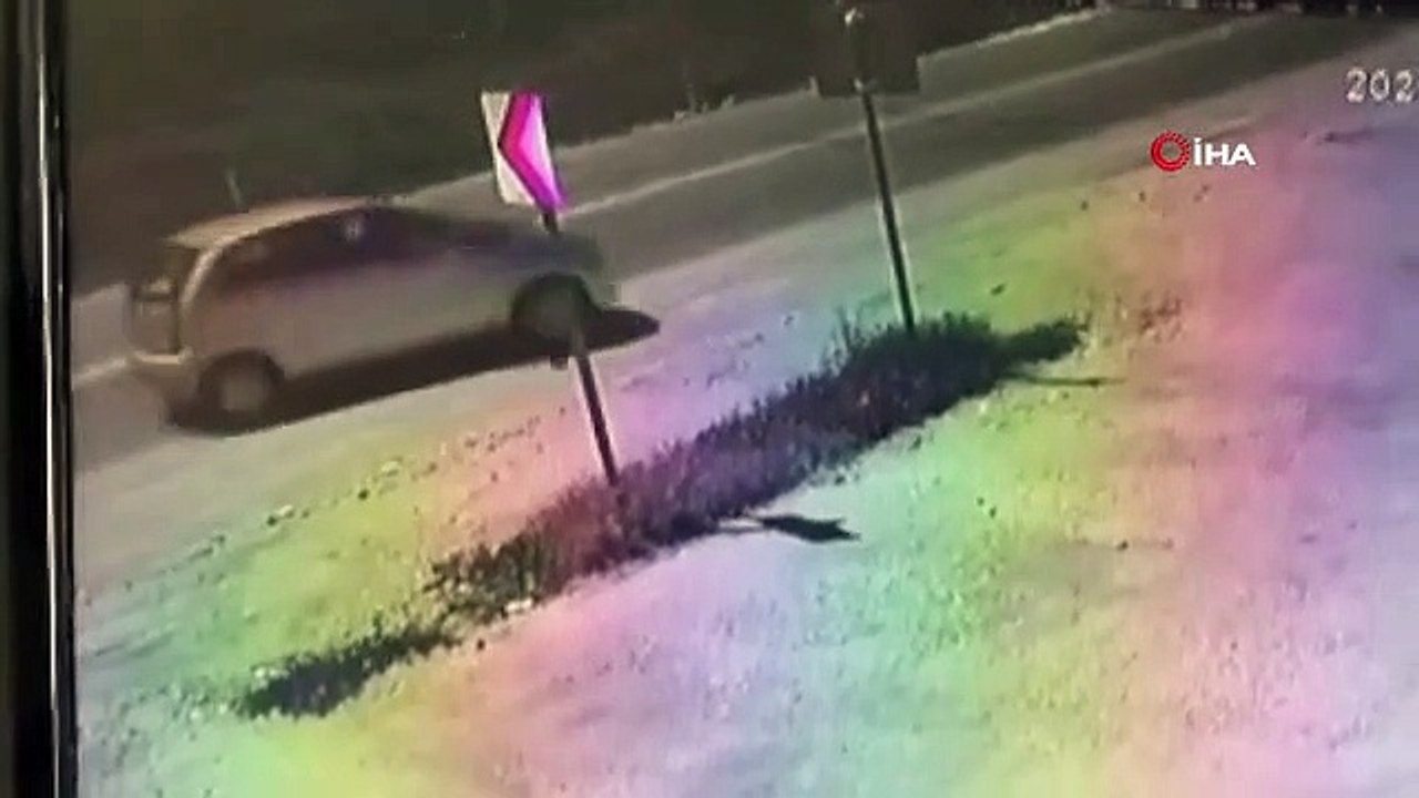 Eine falsche Kehrtwende verursachte einen Kettenunfall: Diese Momente werden vor der Kamera festgehalten