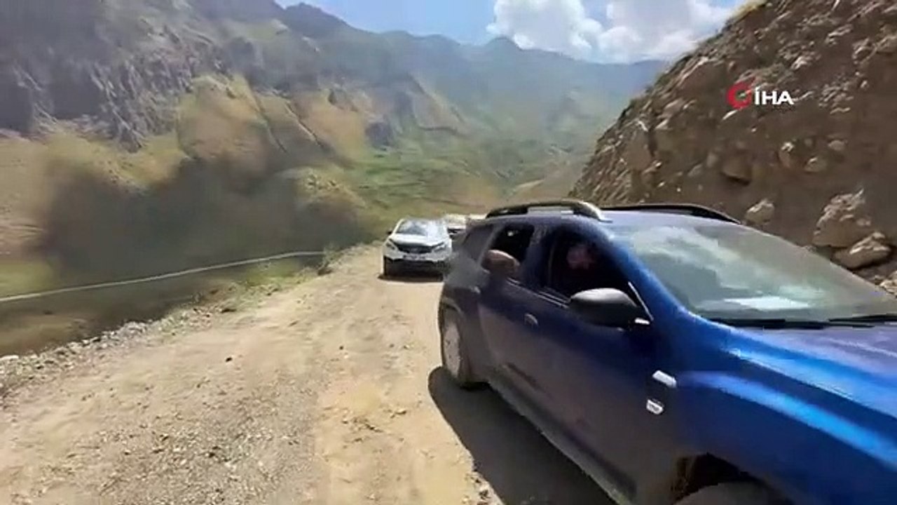 Kilometerlange Fahrzeugschlangen bildeten sich für das 5. Cilo-Festival in Yüksekova