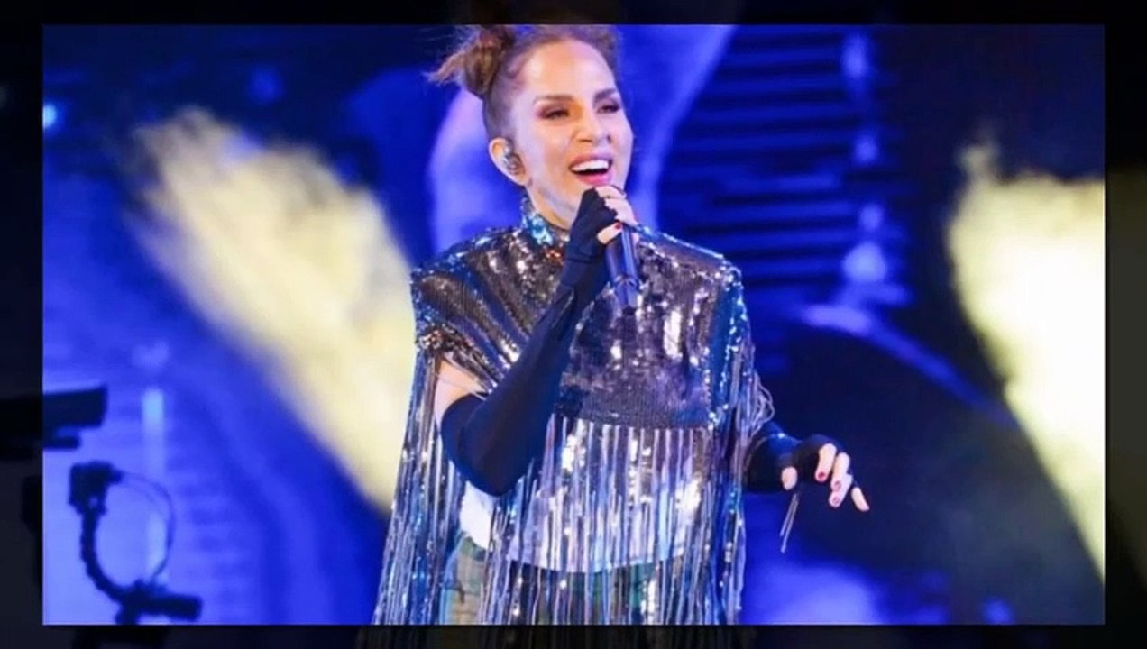 Sertap Erener, qui a offert à ses fans une soirée inoubliable avec ses chansons légendaires, a annoncé la bonne nouvelle sur scène.