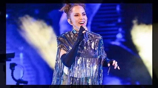 Sertap Erener, der seinen Fans mit seinen legendären Liedern eine unvergessliche Nacht bescherte, überbrachte die frohe Botschaft auf der Bühne.