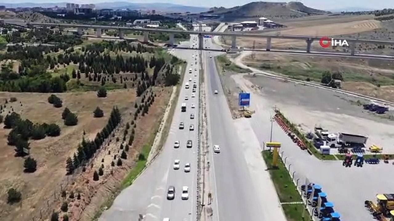 Tatilciler dönüş yoluna geçti... 43 ilin geçiş güzergahında trafik yoğunluğu başladı