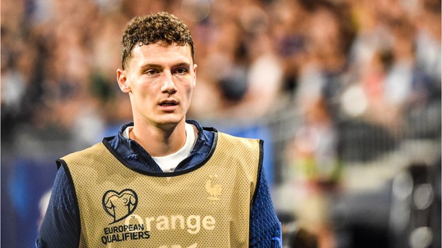 Voici - Mort de Nahel : l'équipe de France réagit mais Benjamin Pavard commet une bourde