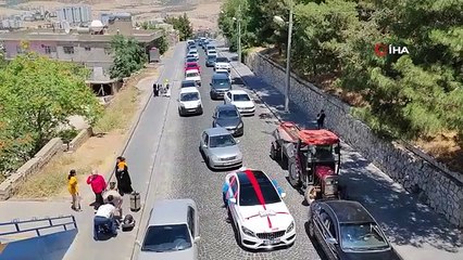 Ziyaretçi akınına uğrayan Mardin'de kilometrelerce araç kuyruğu oluştu