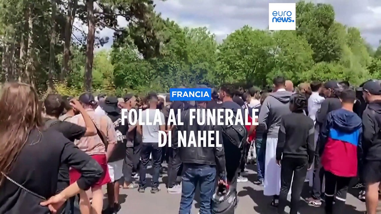 Funerali a Nanterre, la Francia si interroga: Nahel come Floyd?