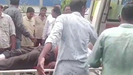 झाबुआ: कार ने बाइक को मारी भीषण टक्कर,पुल के नीचे गिरे 2 युवक और फिर...