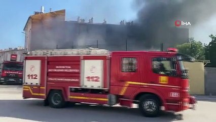 Konya'da elektrikli bisiklet ve motosikletlerin bulunduğu depoda yangın