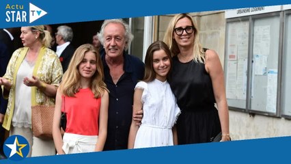 Didier Barbelivien en famille : entouré de ses jumelles de 12 ans et de sa femme Laure pour un grand