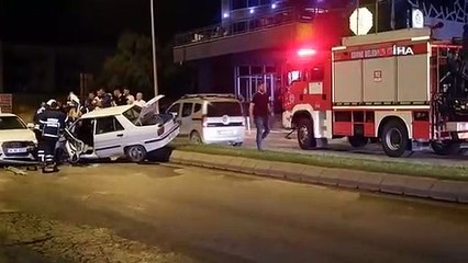 La voiture entrant dans la direction opposée a causé l'accident： Ces moments ont été filmés par les caméras