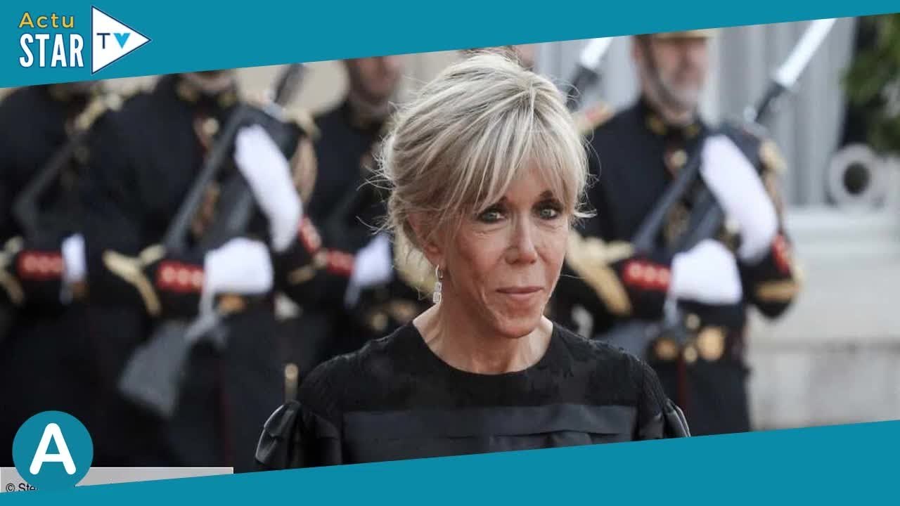 Brigitte Macron : ce cliché avec Emmanuel qu’elle a encadré dans son bureau