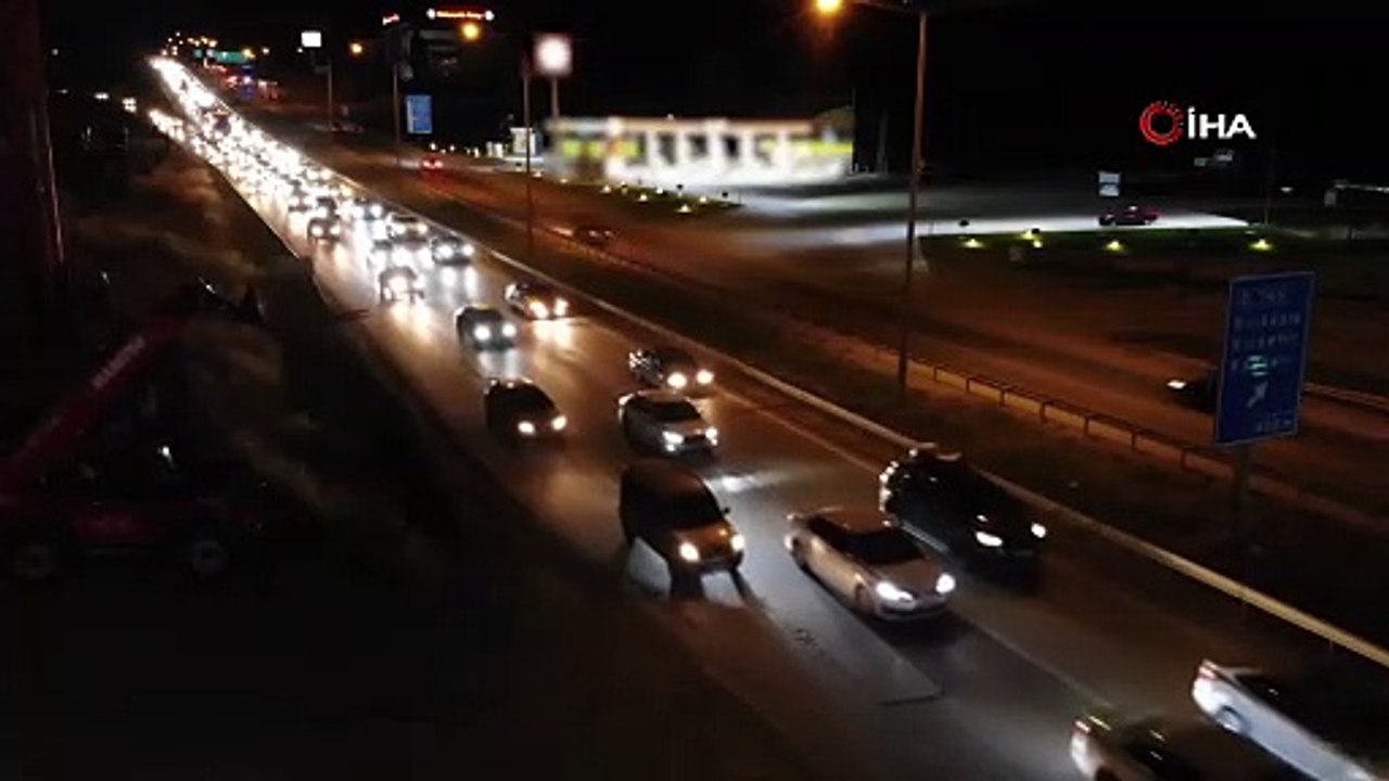 43 ilin geçiş güzergahında yoğunluk: Tatilcilerin dönüş yolcuğu sürüyor