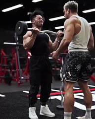 Work hard in the gym ☠️☠️❤❤