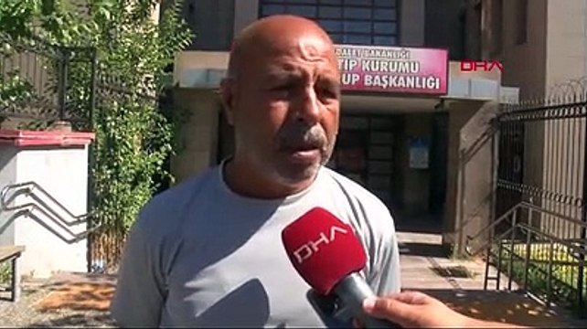 Küçük çocuk yanlış arabaya binince ortalık karıştı! Öldüren yumruk kamerada