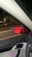 il savait pas que c'était la police