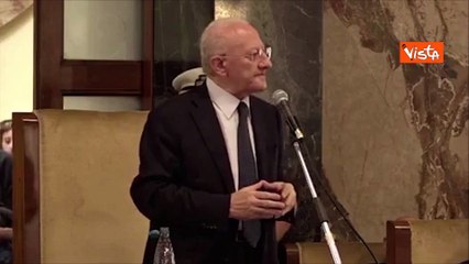 De Luca: "Un'ora di armocromista sono due terzi di pensione minima, imbarazzante"